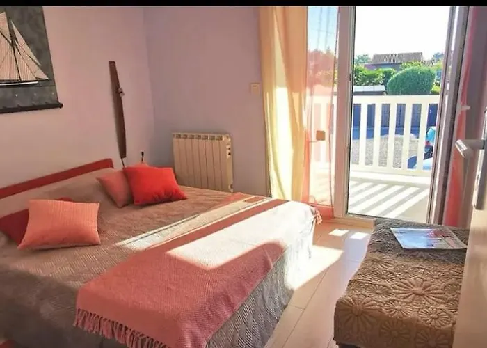 La Maison D'en Face Feriehus